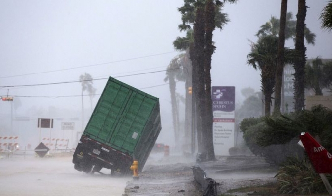 بالصور| هذا ما فعله إعصار هارفي «المدمر» في تكساس