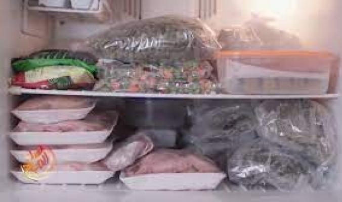 لماذا يتغير مذاق بقايا الطعام المحفوظة بالثلاجة؟