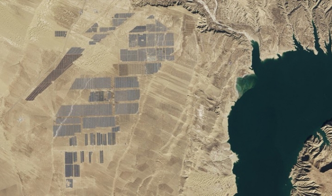 الصين: صور لأضخم حقل للطاقة الشمسية من الفضاء