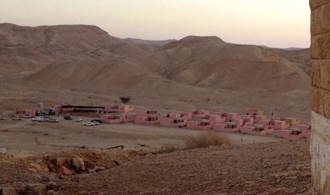 نزل &quot;بئر مذكور&quot; في قلب الصحراء الأردنية.. معلم يحاكي حياة البدو يبحث عن العالمية