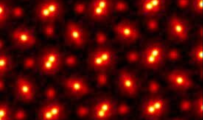 العلماء ينجحون من تصوير الذرات مكبرة 100 مليون مرة