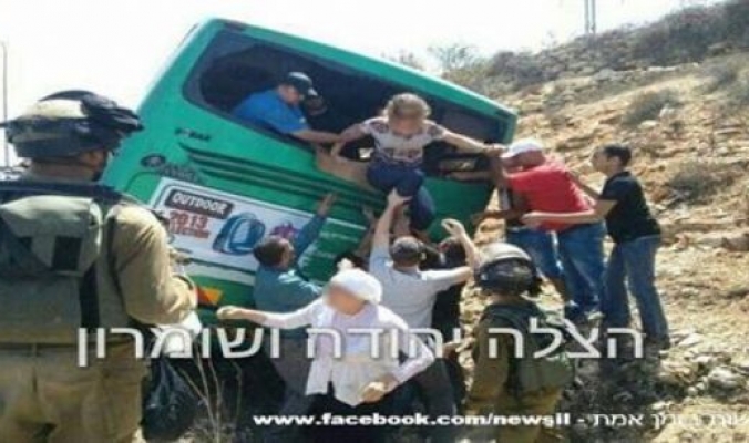 بالصور: اكثر من 20 اصابة اثر تصادم حافلة اسرائيلية بشاحنة فلسطينية بالخليل
