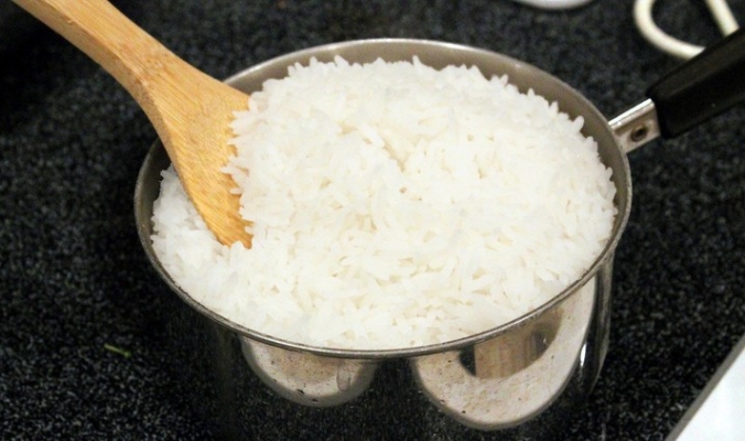 طهي الأرز بهذه الطريقة يؤدي للإصابة بالسرطان