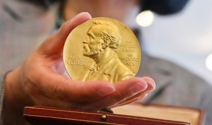 مرة أخرى: لصوص هنود يسرقون جائزة نوبل