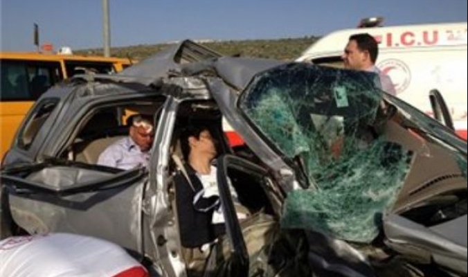 مصرع سيدة وإصابة زوجها و15 أخرين في حادث سير مروع جنوب نابلس