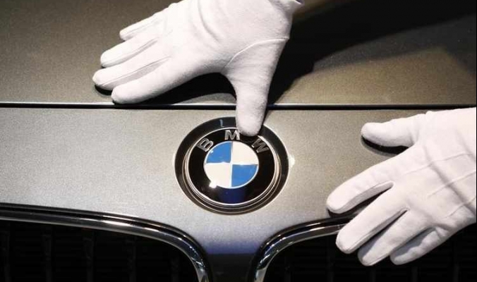 BMW تطلب إعادة مليون سيارة بسبب مخاطر إندلاع حريق