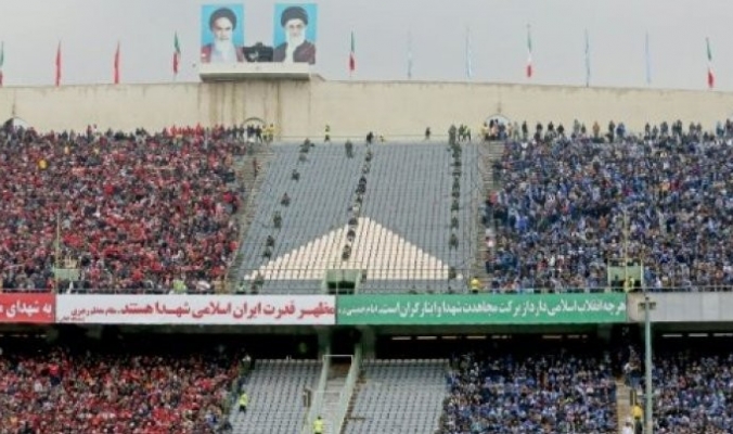 منع إيرانيات بزي رجال من دخول ملعب كرة قدم