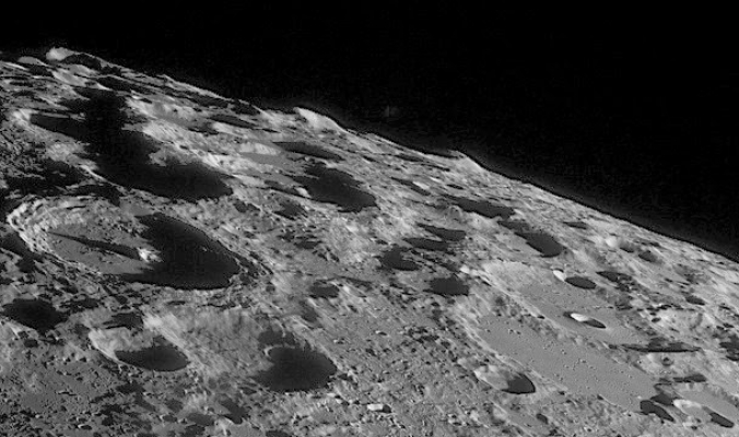 علماء يشكون في وجود الماء على القمر سابقاً