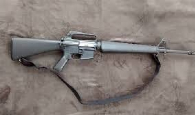 هل تعرف تاريخ بندقية الـM-16 والسبب الذي جعلها مشهورة؟؟