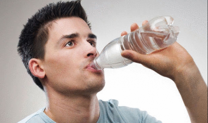 تعرف على 7 فوائد مذهلة في شرب الماء