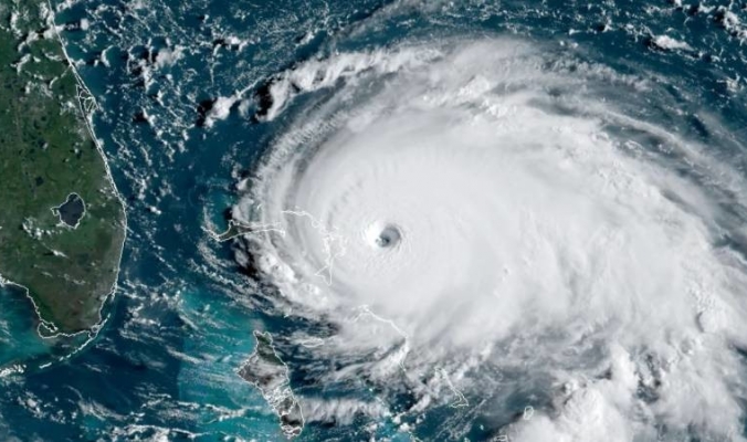 أميركا تستعد لأسوأ إعصار منذ تسعين عاماً