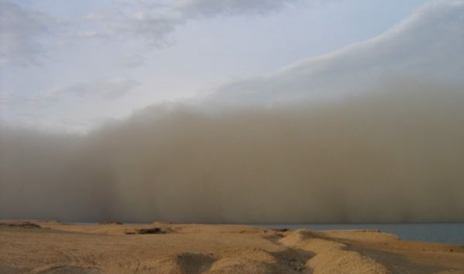 عاصفة رملية بمساحة تزيد عن 2.5 مليون كيلومتر مربع تضرب الجزيرة العربية والعراق وجنوب فلسطين والأردن