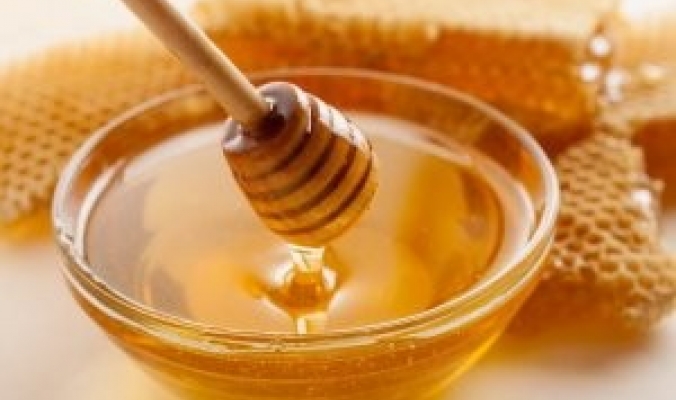 هذا ما يحدث لجسمك عند تناول العسل يومياً