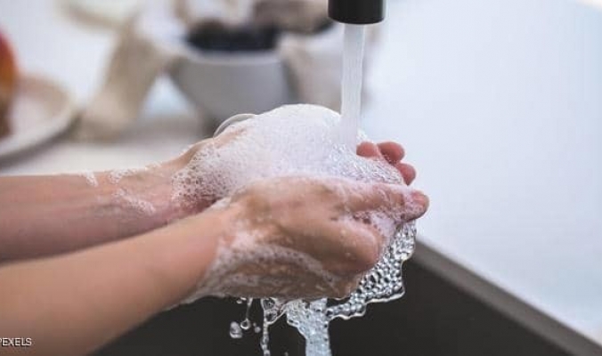 10 أشياء &quot;قذرة&quot; يجب غسل اليدين &quot;فورا&quot; بعد لمسها