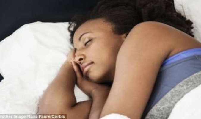 النوم الجيد يعمل على تنظيف الدماغ من المخلفات السامة ويزيد عمر الخلايا العصبية