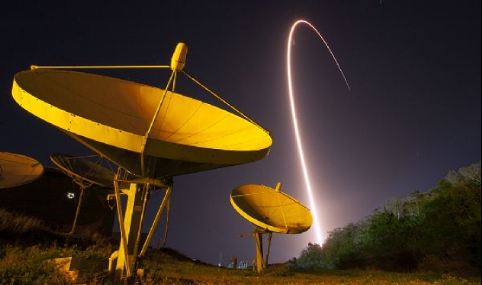 الصاروخ أطلس V يطلق القمر الصناعي TDRS