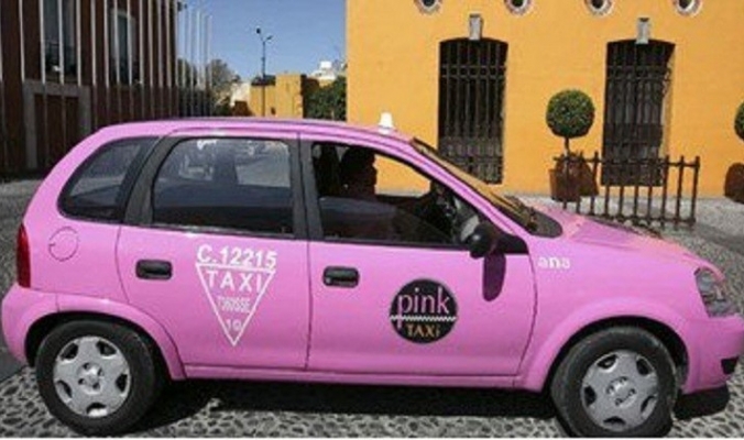مصر تطلق خدمة سيارات أجرة مخصصة للنساء فقط
