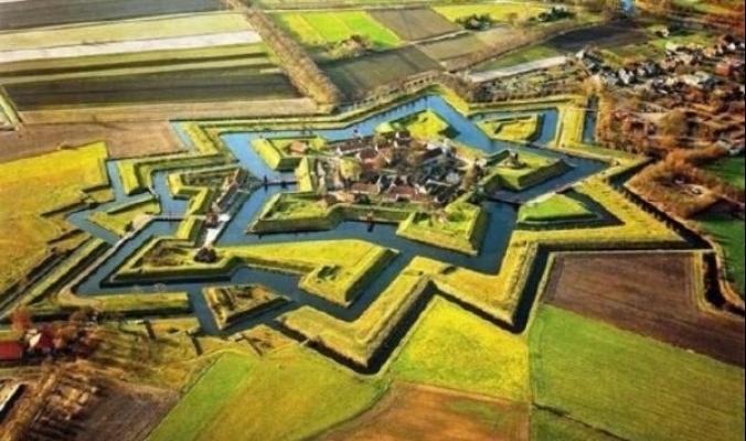 بالصور: تصميم قلعة النجمة في هولندا قمة في الروعة