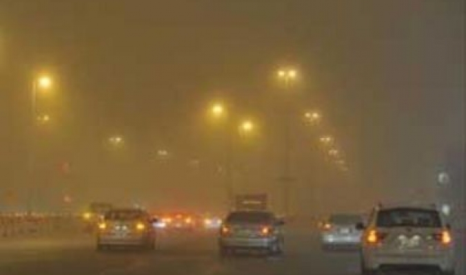 سماء الرياض وبعض المناطق في السعودية تشهد عاصمة رملية شديدة......والأجواء حمراء
