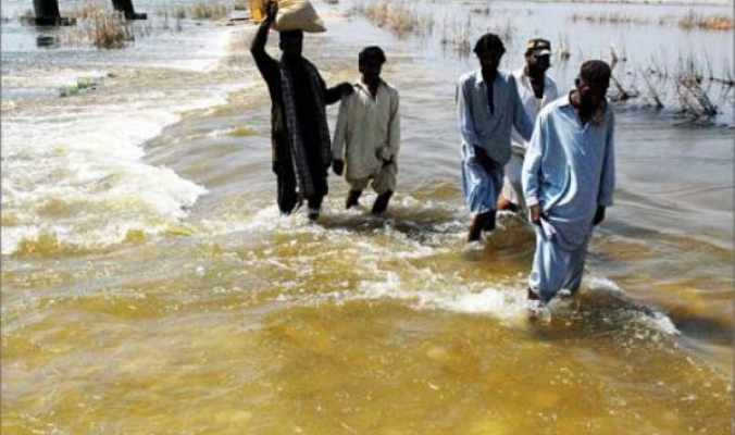 الفيضانات في باكستان تودي بحياة 371 شخصا وتتسبب في تشريد اربعة ملايين نسمة