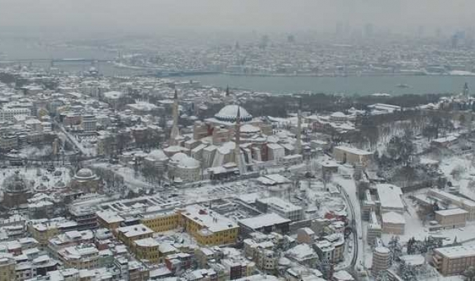 صور جوية لإسطنبول وهي مغطاة بالثلوج
