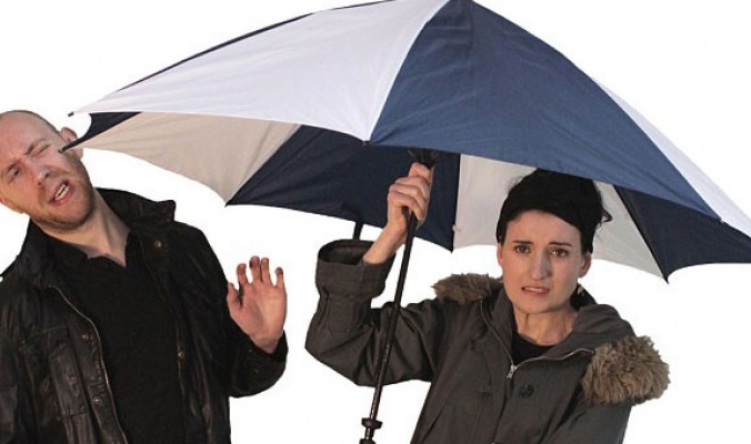المظلة المقلوبة.. أحدث الابتكارات للحماية من الأمطار